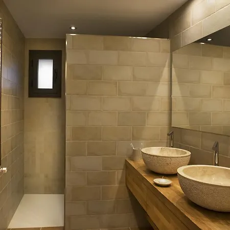 Ca La Maria De Casa Mas Estudio-suite Siurana (Alt Emporda)